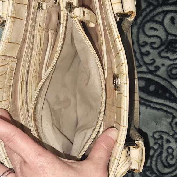 Liz Claiborne white purse with three compartments plus extra pockets. - Picture 3 of 7